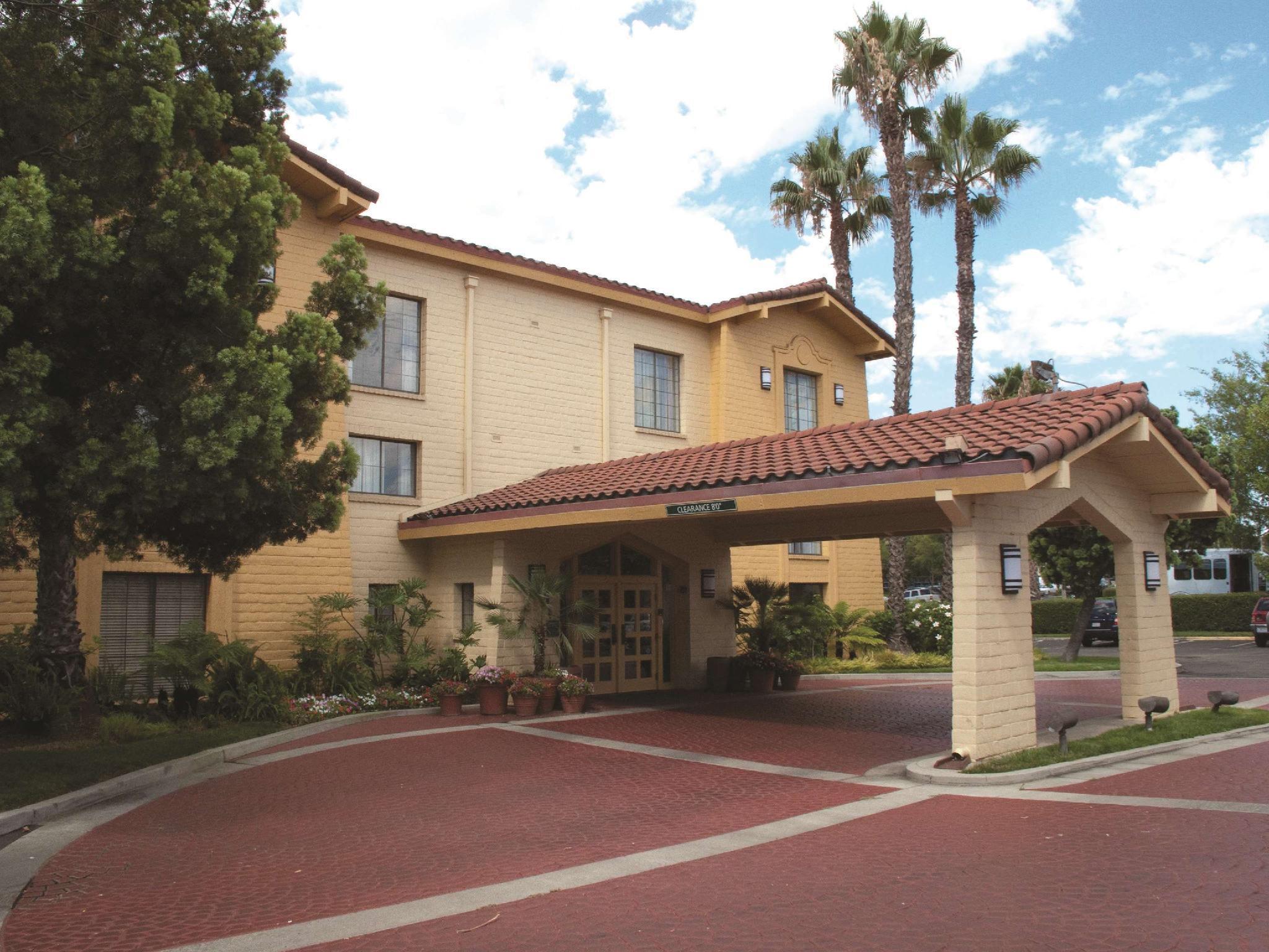 Days Inn By Wyndham San Diego Vista Exterior photo